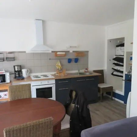 Appart' - Avec Terrasse A 7km Des Plages Apartment